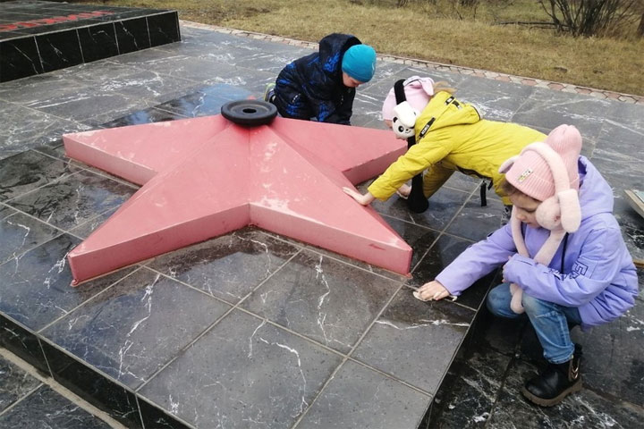 В Орджоникидзевском районе уважению к памяти учат с детства