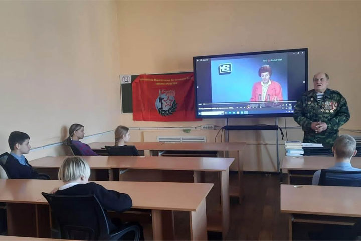 Ветераны «Боевого братства» провели урок мужества для черногорских школьников