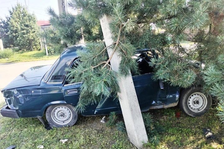 В Абакане «Жигули» и внедорожник не поделили перекресток