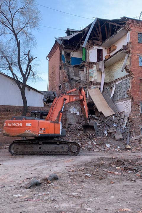 В Черногорске продолжают разбирать завалы рухнувшего общежития