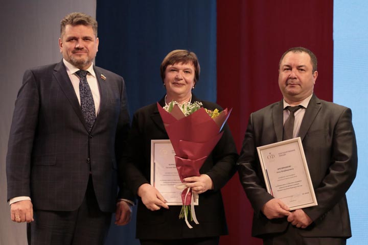 За что сенатор Жуков поблагодарил руководителя Избиркома Хакасии Чуманина 