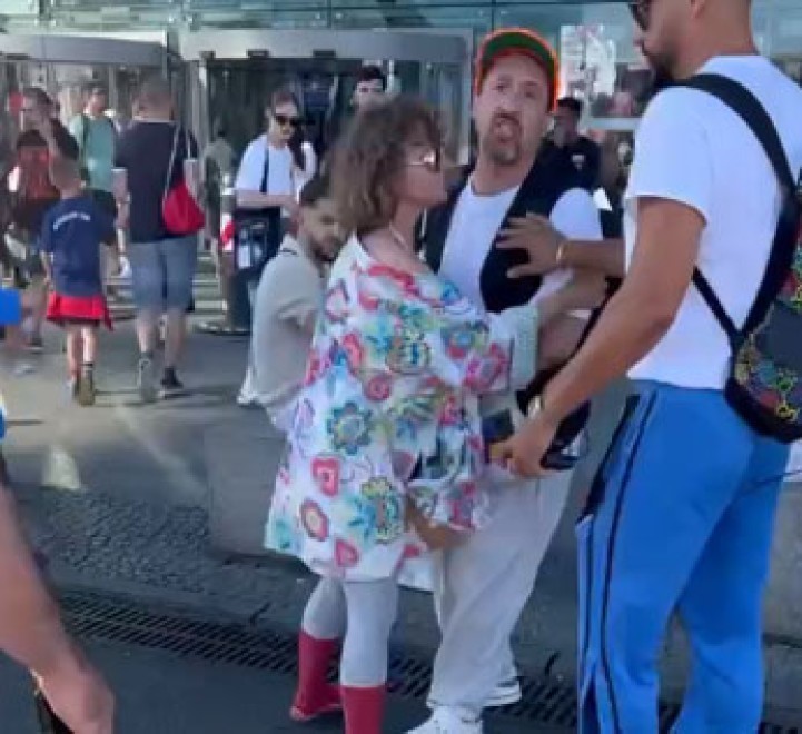 Что вы сделаете, встретив артиста-предателя на улице? Русский турист в Берлине преподал урок: Так будет с каждым