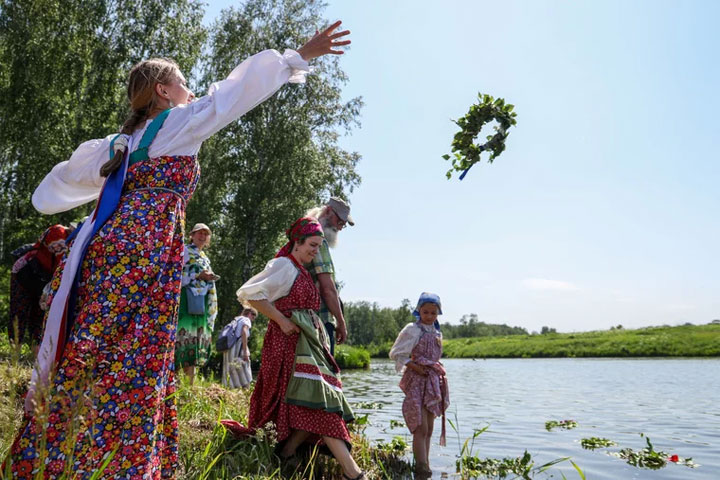 В России началась Русальная неделя: приметы и запреты на Зеленые святки
