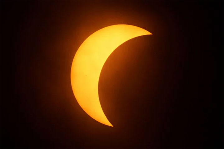 Полное солнечное затмение 8 апреля 2024: самые яркие кадры