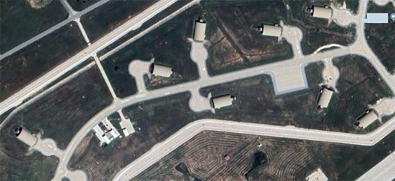 Русские самолёты загнали в гаражи: Кто «прикрыл глаза» американским спутникам