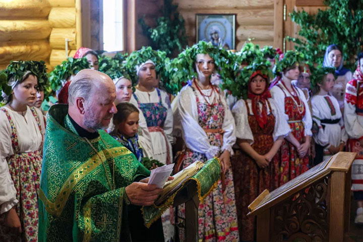 В России началась Русальная неделя: приметы и запреты на Зеленые святки