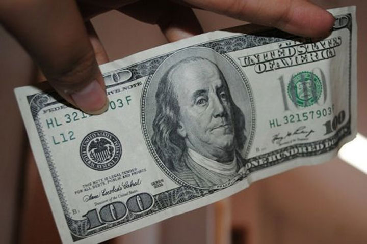 В Хакасии обнаружили поддельные 100 долларов