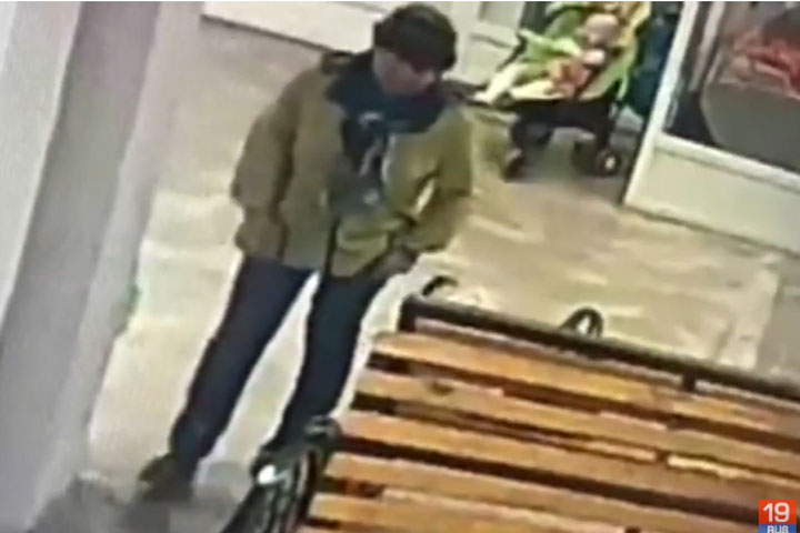 В Абакане в торговом центре по Кравченко женщина похитила обороненный смарт-браслет