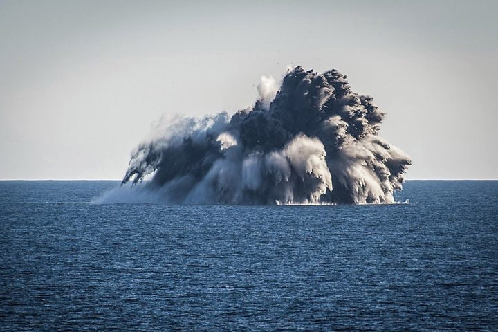 Подводное извержение вулкана может уничтожить остров в Океании