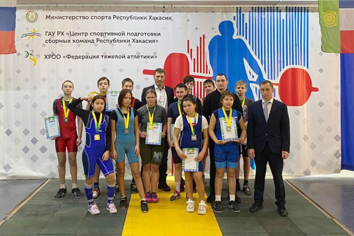 В Хакасии состоялось первенство по тяжелой атлетике