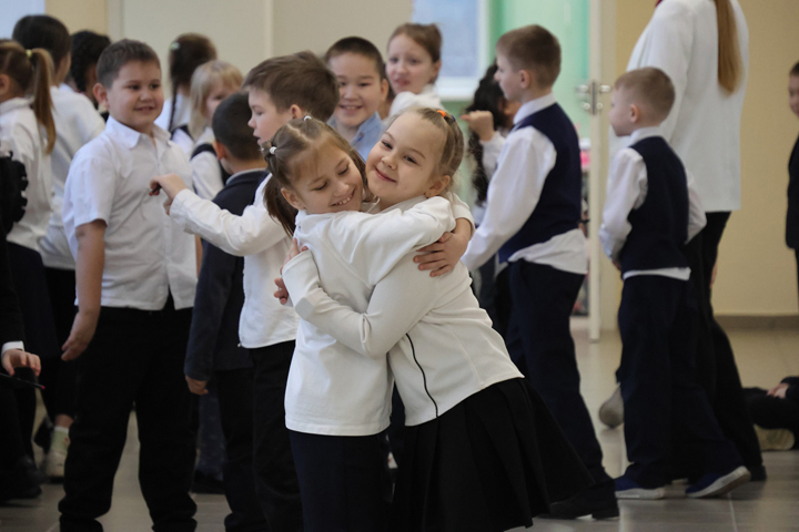 В Абаканской школе № 10 начались уроки после капитального ремонта 