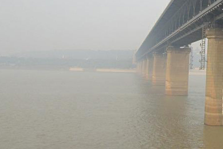 Мост через реку Абакан в Абазе обязали отремонтировать 
