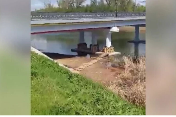 Минобороны РФ: украинские боевики заминировали мосты через реки Сейм и Любка в Путивле