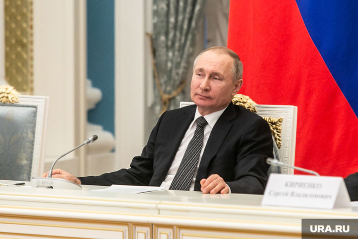 Путин заявил о скором повышении МРОТ, пособий и выплат в России