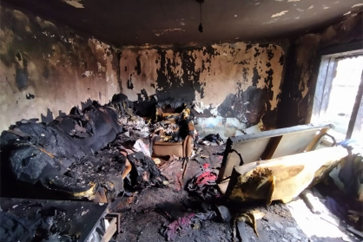 Прозрачную жидкость в огонь - подробности гибели двух мужчин в Хакасии