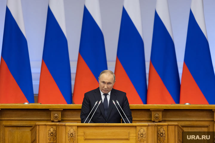 Путин анонсировал создание новой финансовой системы РФ