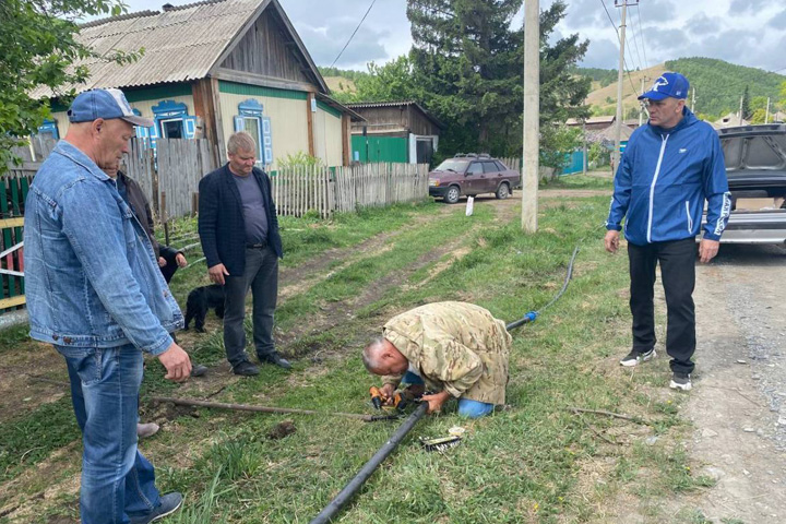 «Единая Россия» восстановила летний водопровод в селе Боград 