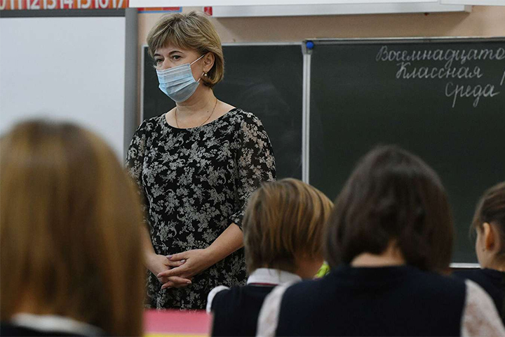 В Хакасии синхронизируют зарплату учителей