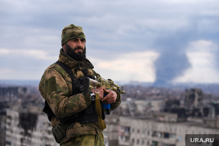 Спецназовец Кадырова рассказал челябинцу о боях за Мариуполь.Видео