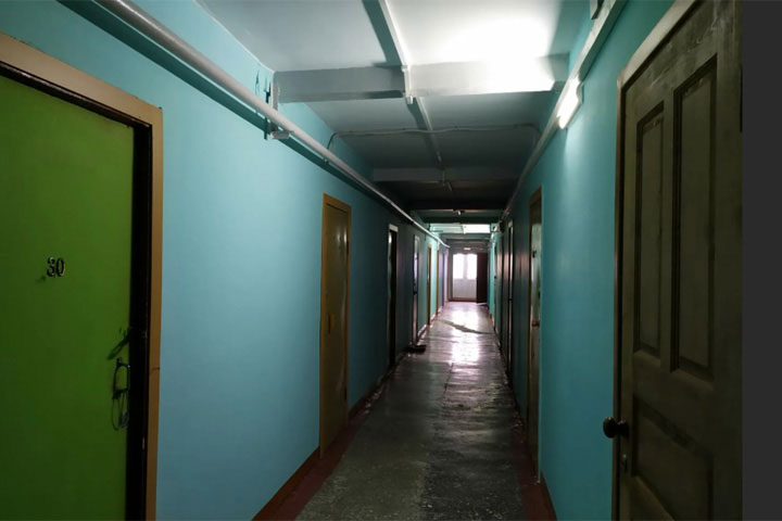 Главу Хакасии спросили о сносе скандально известного общежития 