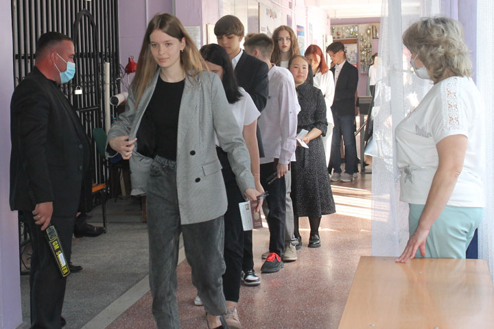 В Хакасии 7 выпускников получили максимальный результат на ЕГЭ по русскому языку