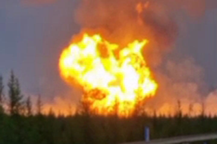 Горит одно из крупнейших газовых месторождений в России
