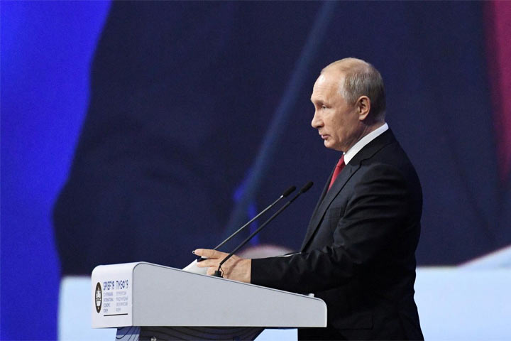 Песков объяснил причину сокращения встречи Путина с главредами СМИ