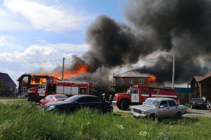 Пожар возле Аскизского тракта в Абакане возник из-за проводки 