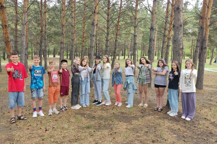 Школьники Хакасии заехали в загородные оздоровительные лагеря на профильные смены