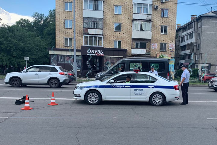 В Абакане на Щетинкина - Кирова произошло ДТП с участием автомобиля такси 