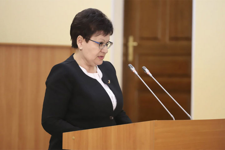 Глава Минобрнауки Хакасии представила депутатам значимый законопроект 