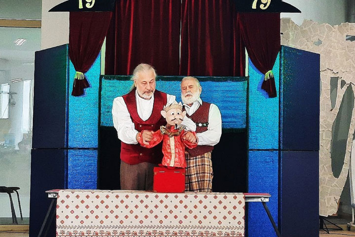 Хакасский театр кукол покажет «Театральное колесо»