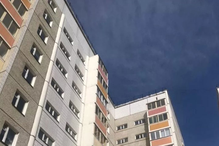Ребенок упал с 6 этажа и остался жив