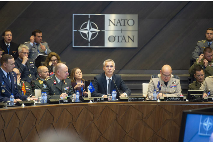 Экс-сенатор США Блэк обвинил НАТО в уничтожении человечества