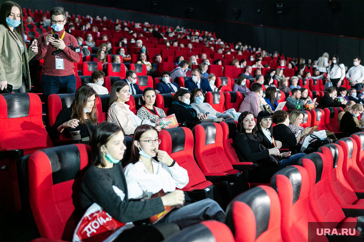 Власти нашли способ сохранить работу кинотеатров в России