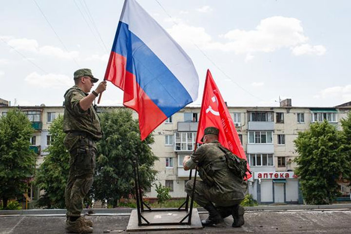 Красное знамя Победы над Донбассом!