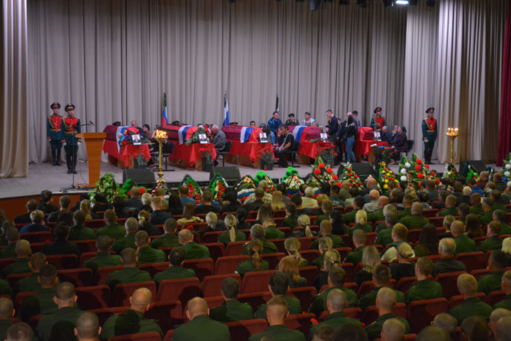 Хакасия прощается с солдатами, погибшими на Украине