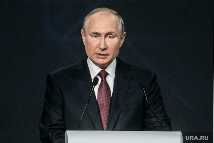 Путин предупредил чиновников о новых рисках из-за санкций