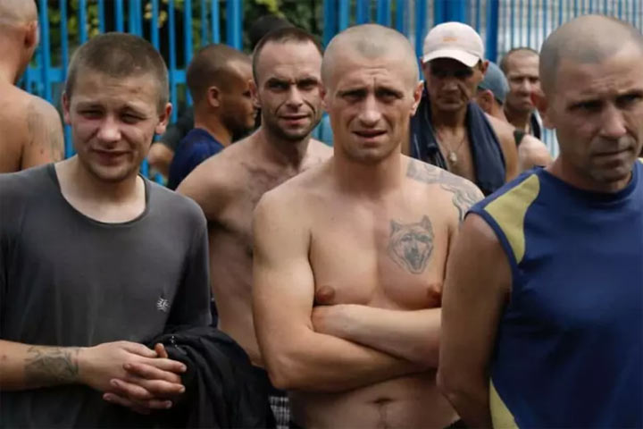 Минобороны РФ: ВСУ набирают в бригады заключённых из-за больших потерь