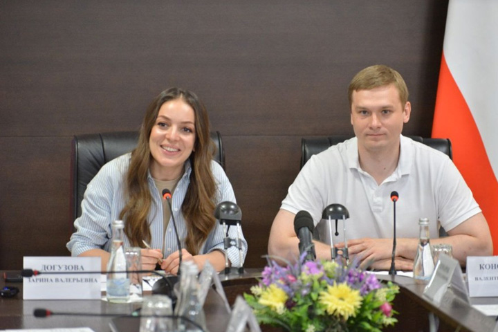В правительстве Хакасии состоялся открытый диалог с представителями турбизнеса