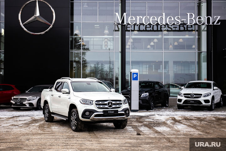  Mercedes ведет переговоры о продаже бизнеса в России