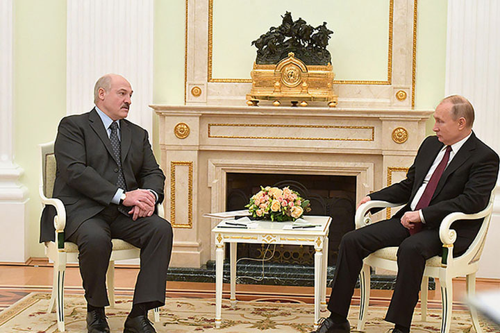 Путин обсудил с Лукашенко блокаду Калининграда и спецоперацию