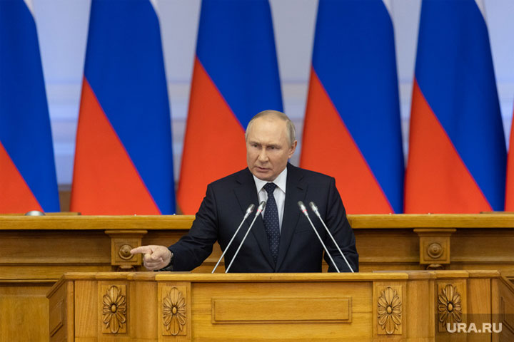 Путин предупредил губернаторов о новом режиме работы