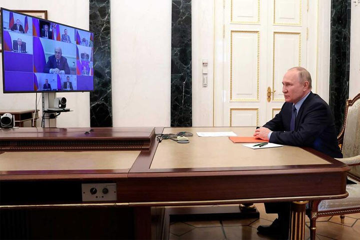 Путин обсудил с членами Совбеза ситуацию в регионах