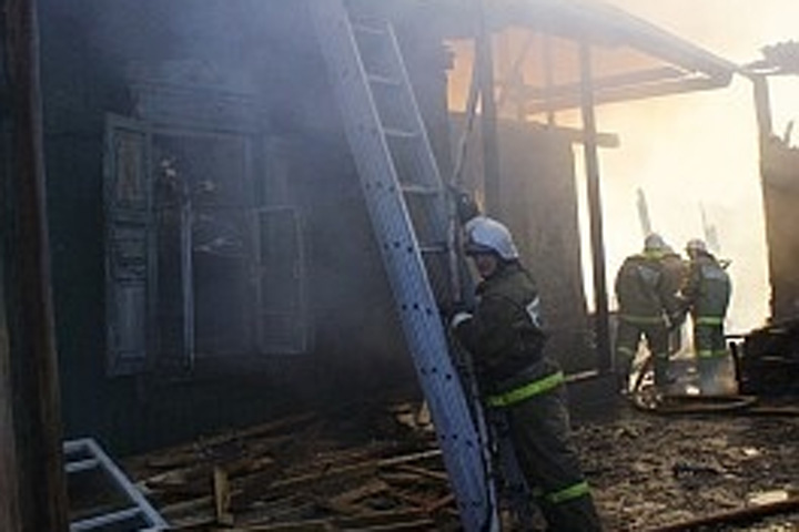  Жилой дом загорелся в Хакасии