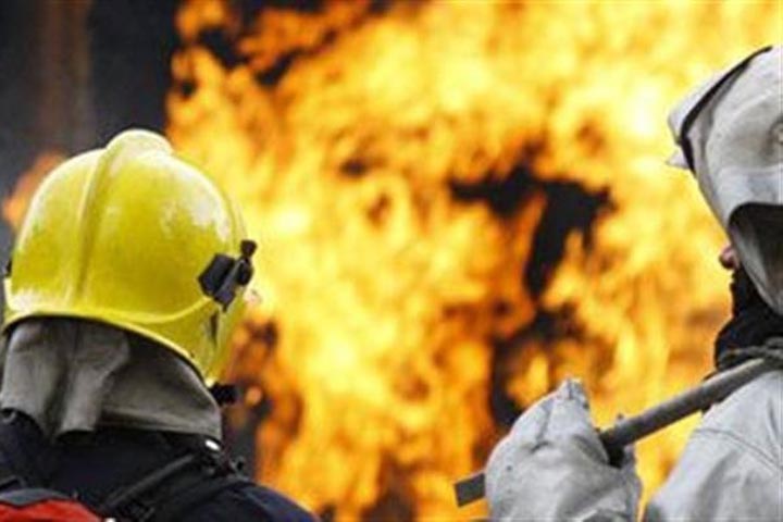 Целый час пожарные тушили жилой дом в Хакасии
