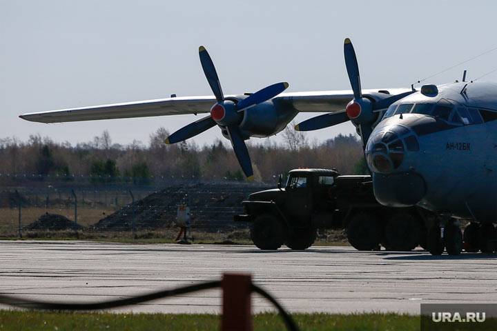Ан-12, упавший в Греции, перевозил 11,5 тонны оборонной продукции