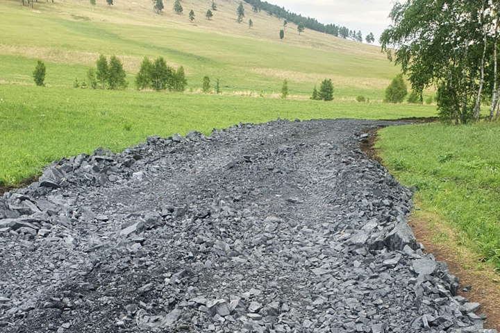 В Хакасии продолжается ремонт дорог к популярным туристическим местам