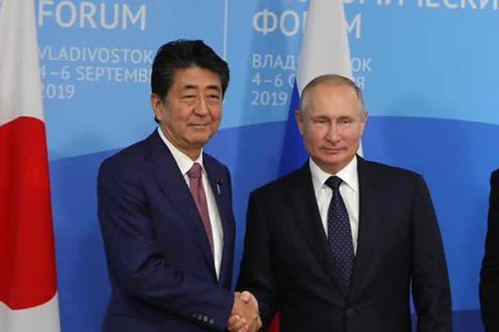 Власти Японии не разрешат Путину присутствовать на похоронах Абэ