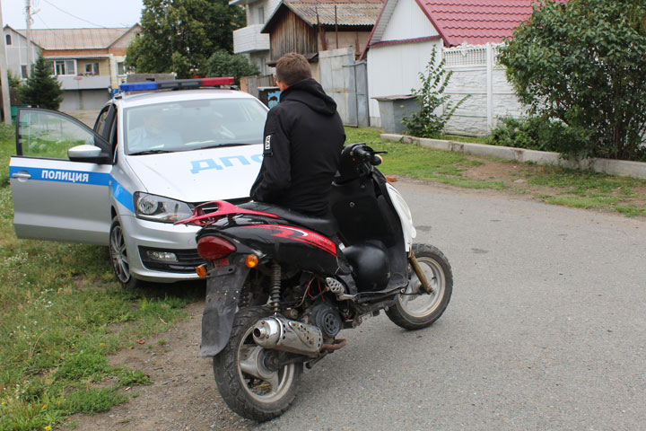 Мотоциклисты в Хакасии заработали полсотни нарушений за день